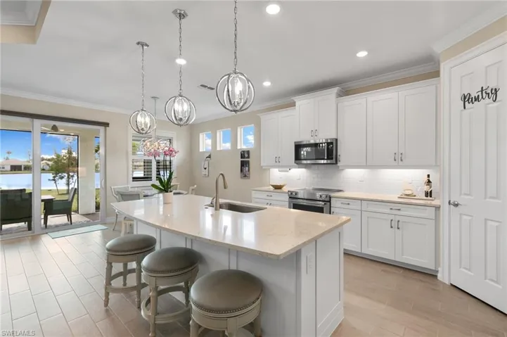 498  Kamari  CV, Naples, FL 34114