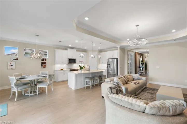 498  Kamari  CV, Naples, FL 34114