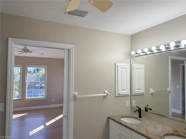 Primary BR and Guest BR 1 shares Bath