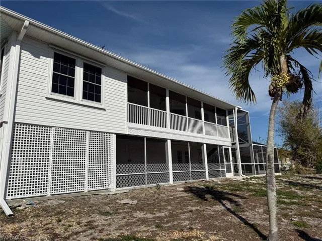 Huge Back Porch and Huge Back Balcony with Waterviews!