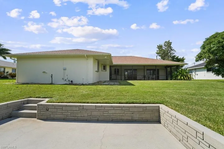 315 Se 20th Ct, Cape Coral, Florida 33990
