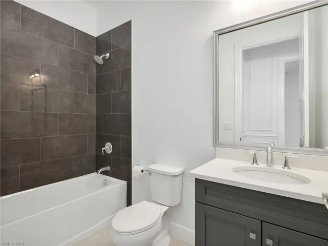 9052 Saint Lucia Dr, Naples, Florida 34114