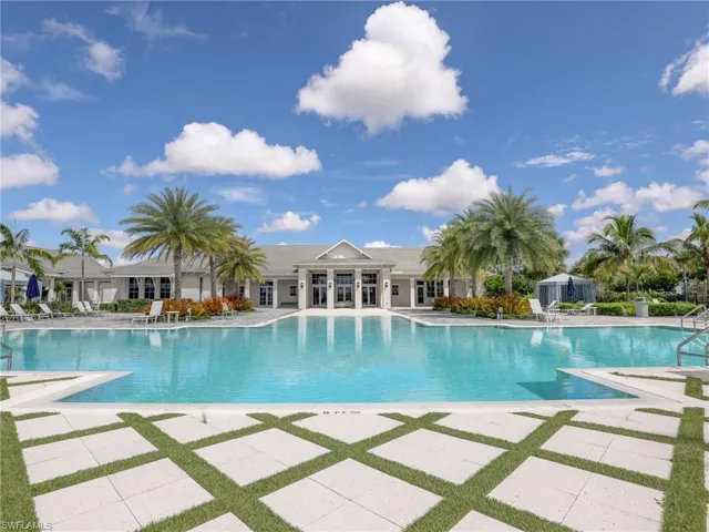 9052 Saint Lucia Dr, Naples, Florida 34114
