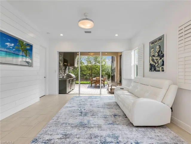 9052 Saint Lucia Dr, Naples, Florida 34114