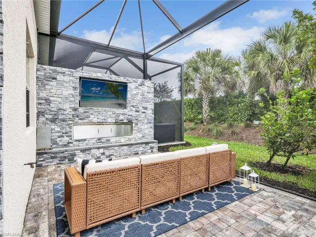 9052 Saint Lucia Dr, Naples, Florida 34114