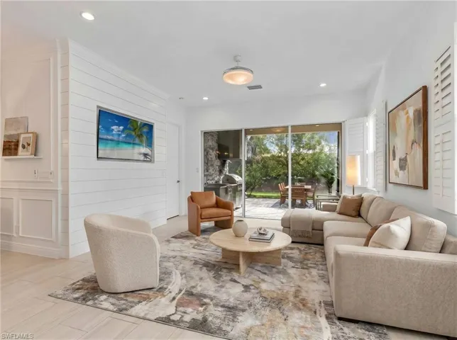 9052 Saint Lucia Dr, Naples, Florida 34114