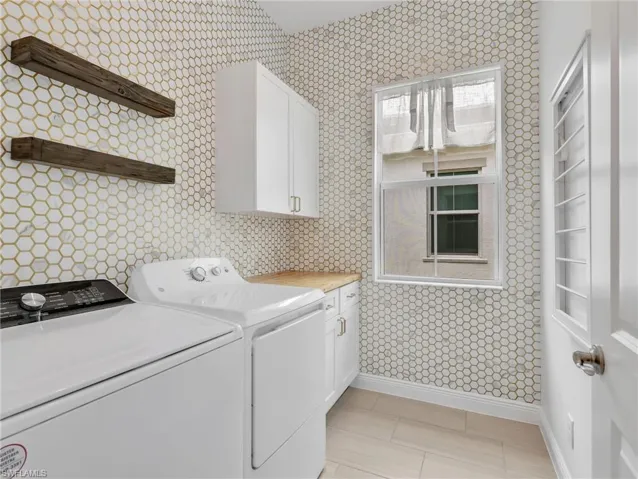 9052 Saint Lucia Dr, Naples, Florida 34114