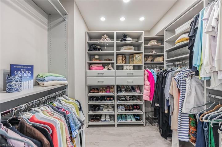 4651 Gulf Shore #902 BLVD N, NAPLES FL 34103