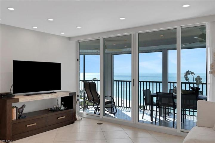 4651 Gulf Shore #902 BLVD N, NAPLES FL 34103