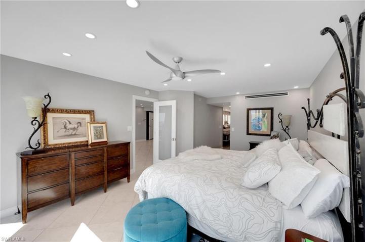 4651 Gulf Shore #902 BLVD N, NAPLES FL 34103