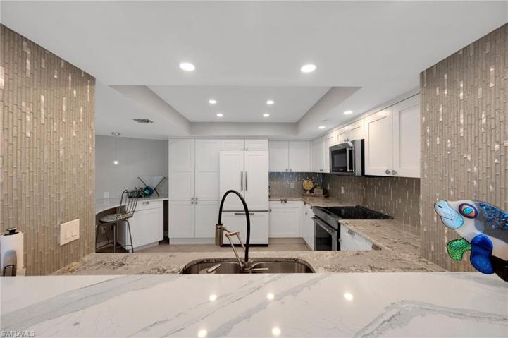 4651 Gulf Shore #902 BLVD N, NAPLES FL 34103