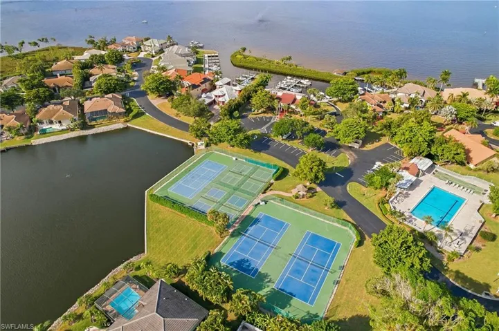 Aerial view of tennis and pickleball courts