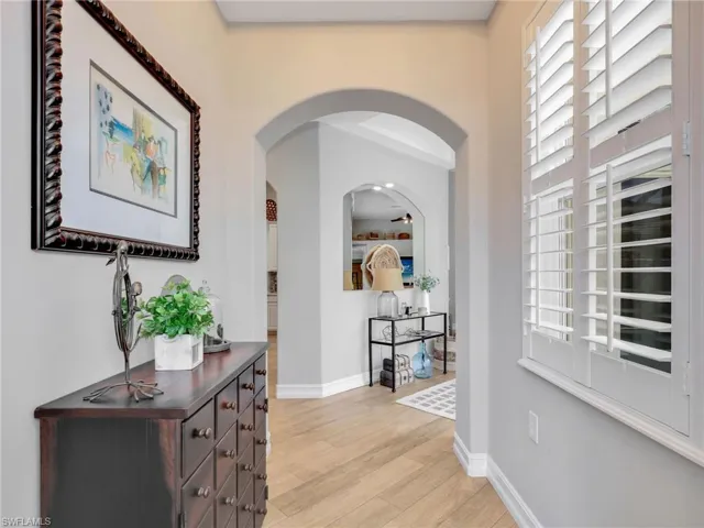 1661  Tarpon Bay S DR, Naples, FL 34119