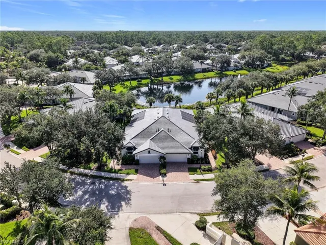 1661  Tarpon Bay S DR, Naples, FL 34119