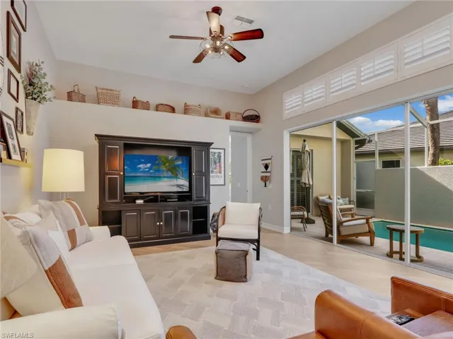 1661  Tarpon Bay S DR, Naples, FL 34119
