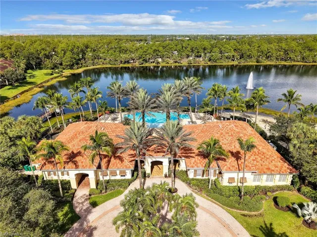1661  Tarpon Bay S DR, Naples, FL 34119