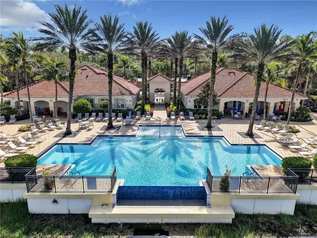 1661  Tarpon Bay S DR, Naples, FL 34119