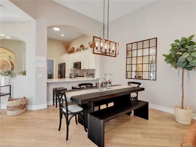1661  Tarpon Bay S DR, Naples, FL 34119