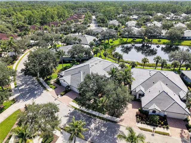 1661  Tarpon Bay S DR, Naples, FL 34119