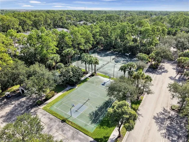 1661  Tarpon Bay S DR, Naples, FL 34119