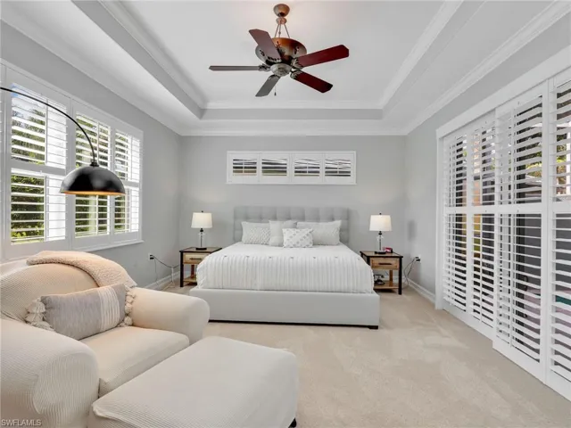 1661  Tarpon Bay S DR, Naples, FL 34119