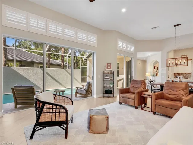 1661  Tarpon Bay S DR, Naples, FL 34119