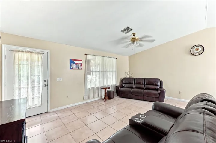 2361 4th Ave Ne, Naples, Florida 34120