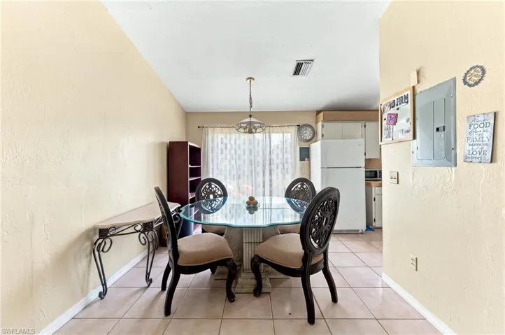 2361 4th Ave Ne, Naples, Florida 34120