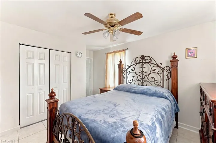 2361 4th Ave Ne, Naples, Florida 34120