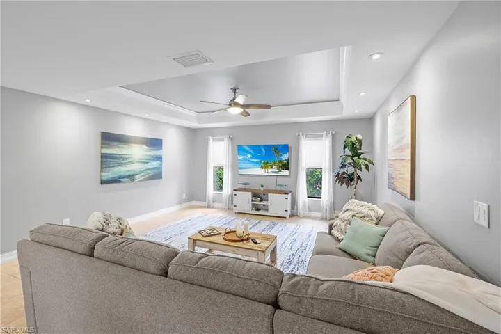 525 Nw 8th Ter, Cape Coral Fl 33993