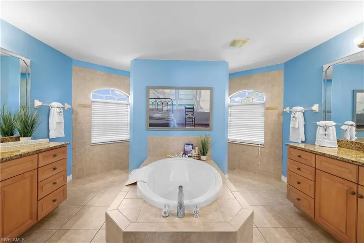 525 Nw 8th Ter, Cape Coral Fl 33993