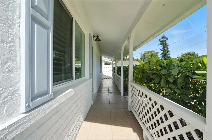 1324  Highlands  DR, Naples, FL 34103