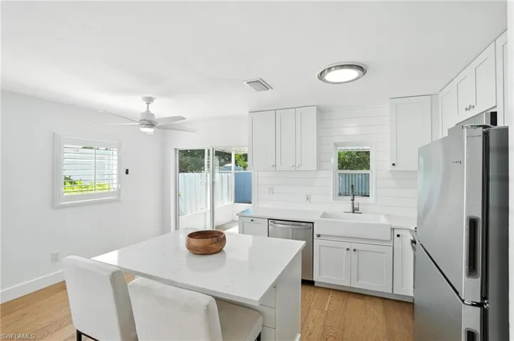 1324  Highlands  DR, Naples, FL 34103