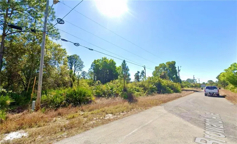 329 Broward Ave, Lehigh Acres, Florida 33974