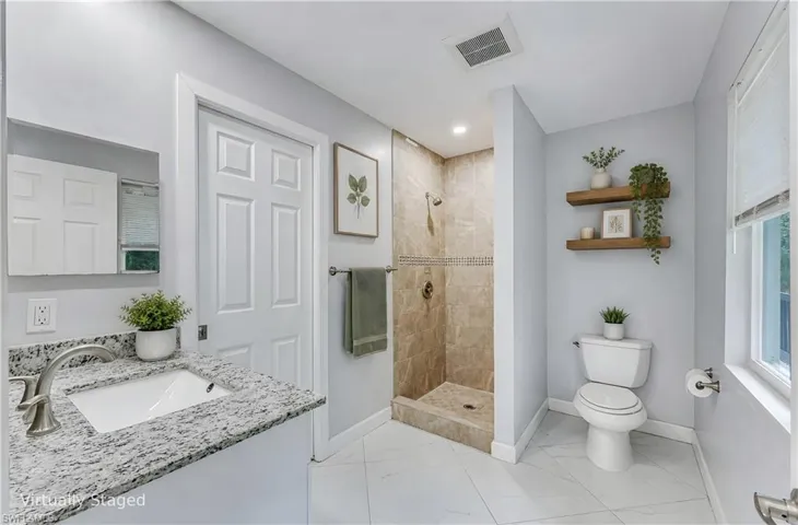 605 12th Ave Ne, Naples, Florida 34120