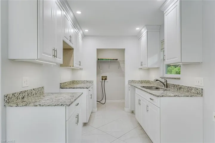 605 12th Ave Ne, Naples, Florida 34120