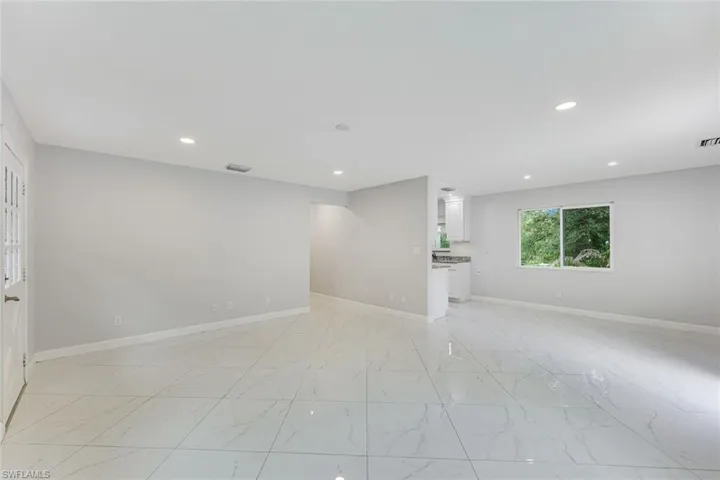 605 12th Ave Ne, Naples, Florida 34120