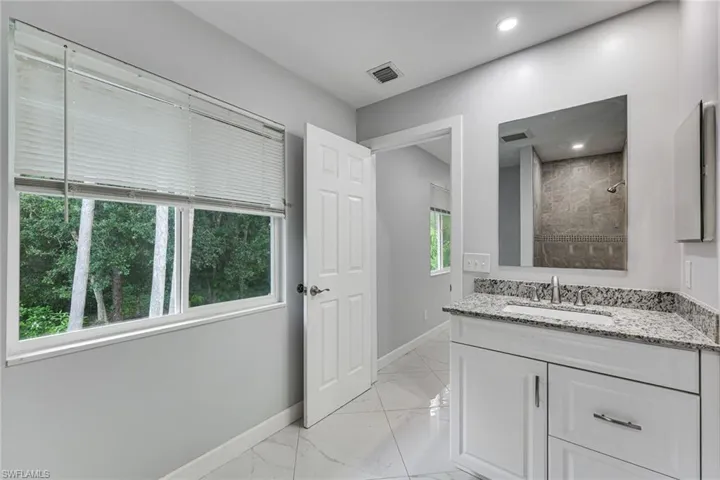 605 12th Ave Ne, Naples, Florida 34120