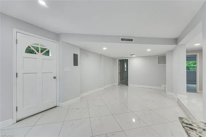 605 12th Ave Ne, Naples, Florida 34120