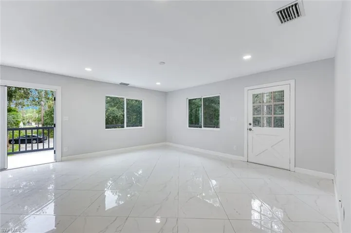 605 12th Ave Ne, Naples, Florida 34120