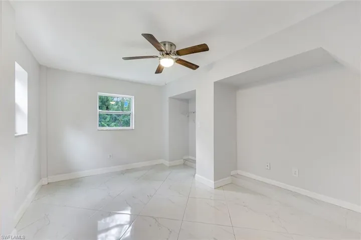 605 12th Ave Ne, Naples, Florida 34120