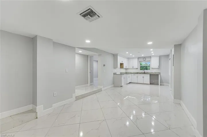 605 12th Ave Ne, Naples, Florida 34120