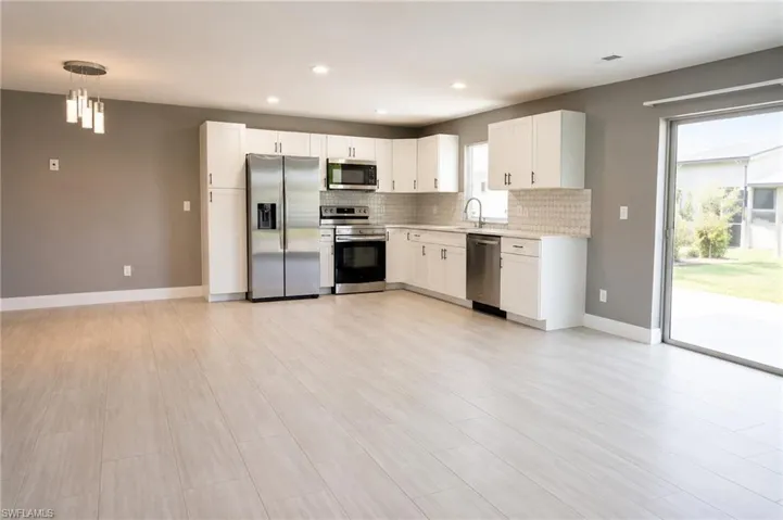 2122 Se 6th Ter, Cape Coral, Florida 33990