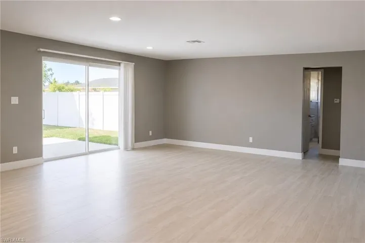 2122 Se 6th Ter, Cape Coral, Florida 33990