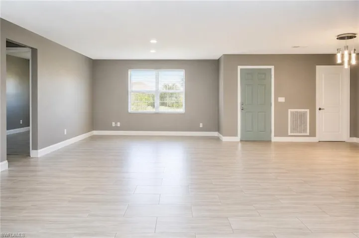 2122 Se 6th Ter, Cape Coral, Florida 33990