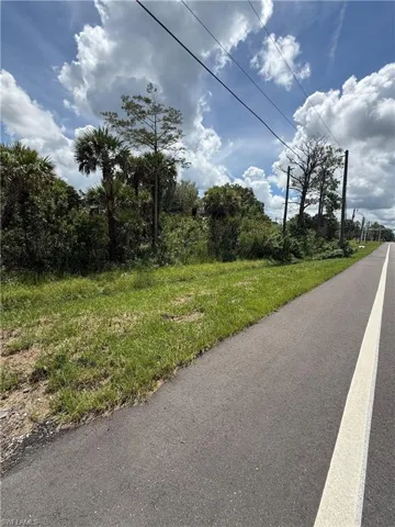 1180 16th St Ne, Naples, Florida 34120