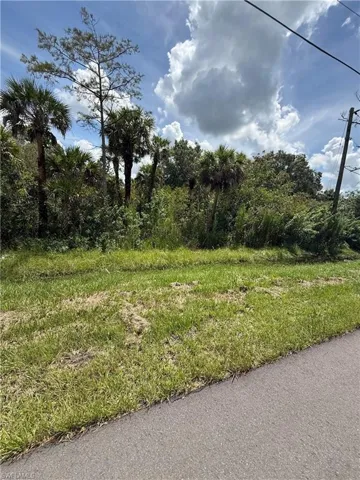 1180 16th St Ne, Naples, Florida 34120