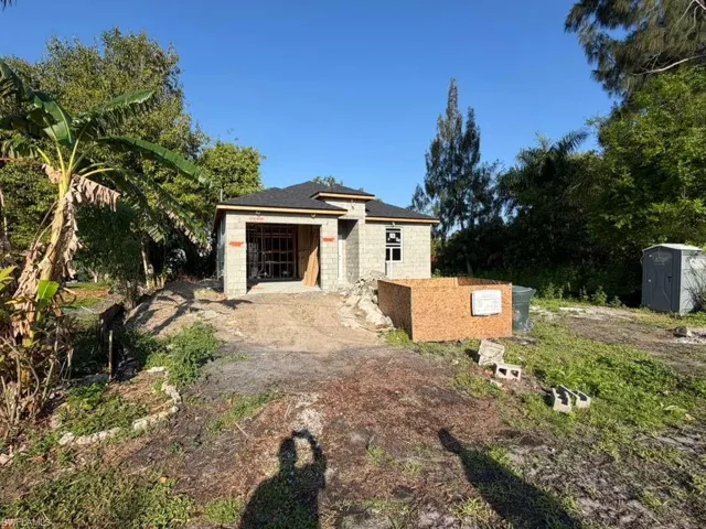 211  Charlotte  AVE, Fort Myers, FL 33916