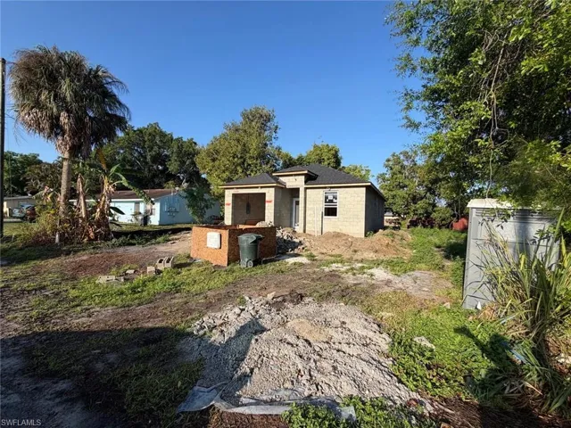 211  Charlotte  AVE, Fort Myers, FL 33916