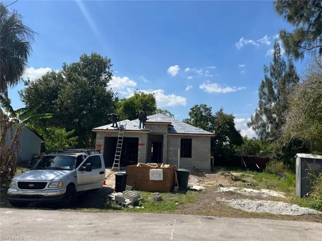 211  Charlotte  AVE, Fort Myers, FL 33916